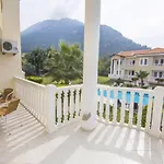 Gold Lion 公寓式酒店 厄吕代尼兹