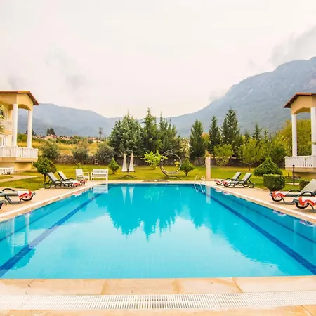 Apartmanhotel Gold Lion 4*