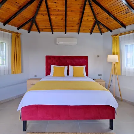 Gold Lion Aparthotel 4*