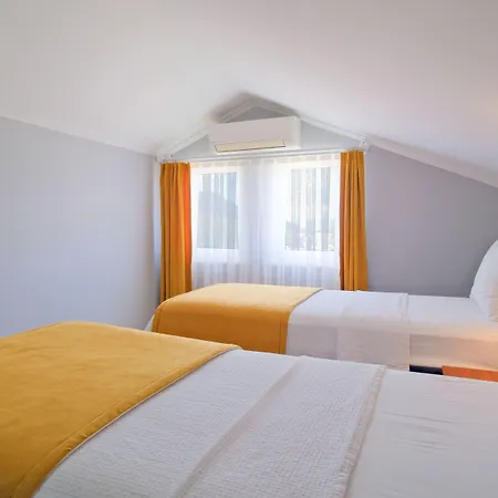 Gold Lion Aparthotel