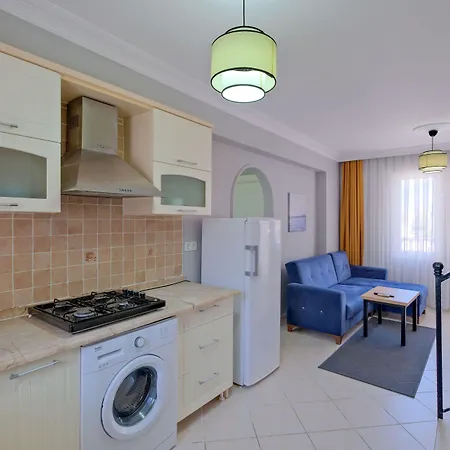 Gold Lion Aparthotel 4*