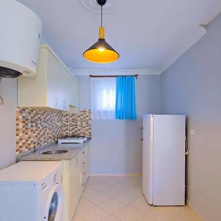 アパートホテル Gold Lion