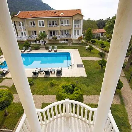 Apart Otel Gold Lion 4*