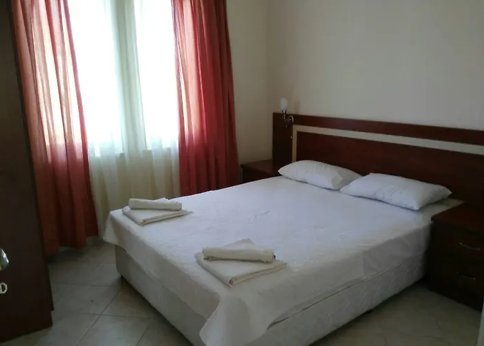 Gold Lion Lägenhetshotell 4*