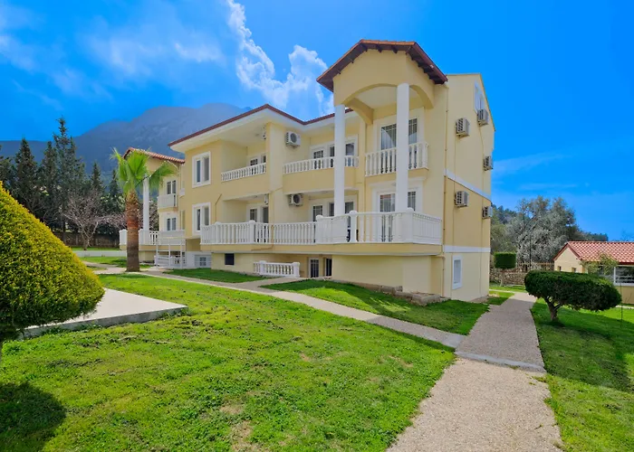 Lägenhetshotell Gold Lion 4*